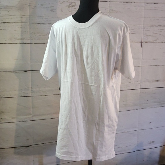 🔥 3/$10 NWT Short-Sleeve Crew-Neck Fitted Tee - Picture 3 of 5